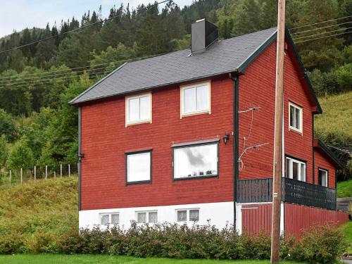 Andalsnes House | 8 person holiday home in Åfarnes
