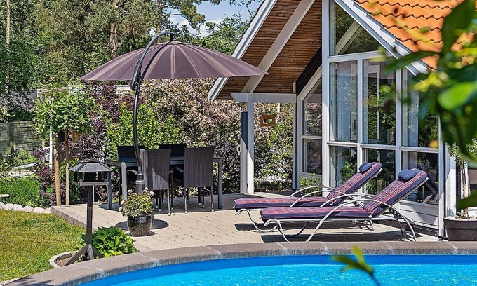 Hojby House | 8 person holiday home in Højby