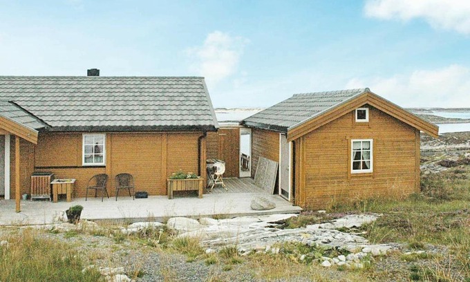 Dyrvik House | 8 person holiday home in Dyrvik
