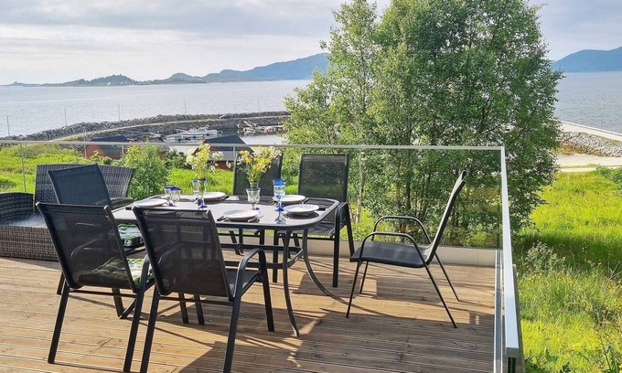 Stadlandet House | 8 person holiday home in Åram