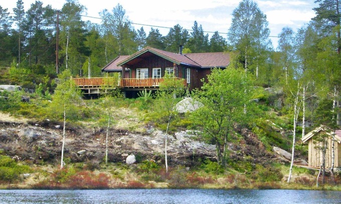 Marnardal House | 8 person holiday home in BJELLAND