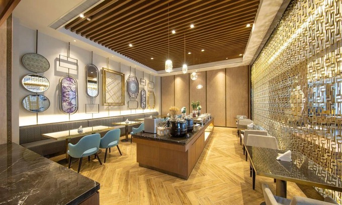 Shangri-La Hotel | 80 m² Hotel ∙ 3 guests