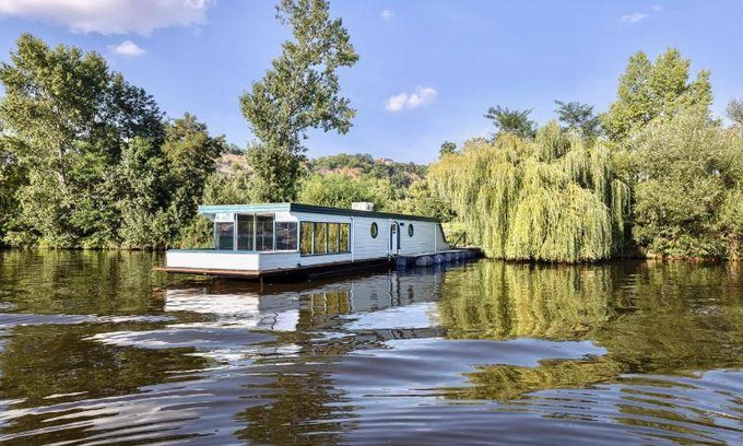 Holesovice Boat Rental | 80 m² Houseboat ∙ 2 bedrooms ∙ 8 guests