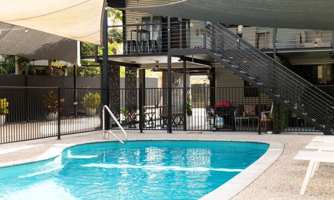 Leanyer House | 800 m² House ∙ 5 bedrooms ∙ 12 guests
