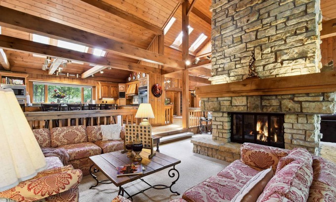 The Galena Territory House | 836 m² House ∙ 6 bedrooms ∙ 14 guests