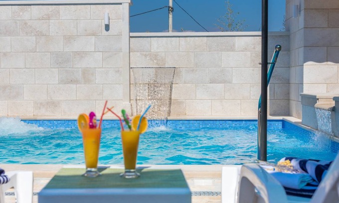 Skrip House | 84 m² House ∙ 3 bedrooms ∙ 6 guests