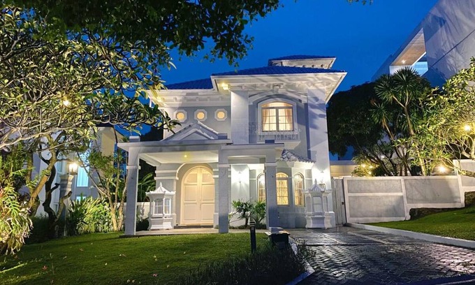 Sukaraja Villa | 850 m² Villa ∙ 4 bedrooms ∙ 13 guests