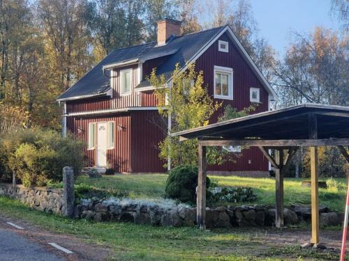 Sodra Vi House | 85qm Schwedenhaus mit Booten Tischtennis Grill und nur 15km bis Vimmerby