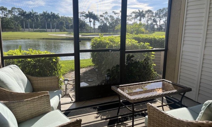 Naples Condo | 89 m² Condo ∙ 2 bedrooms ∙ 6 guests