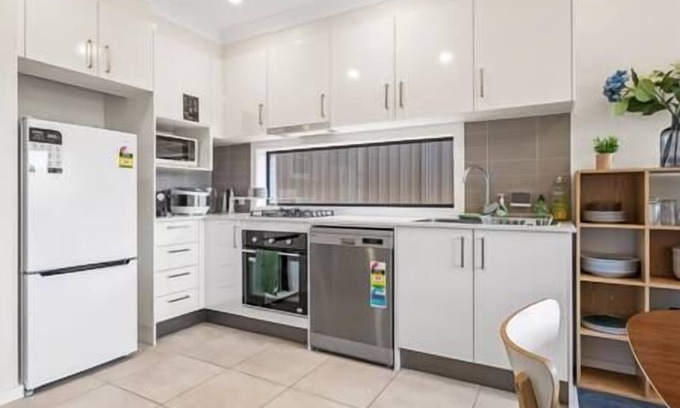 Austral House | 8Beds l 4 Suites with Office l Austral5