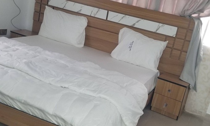 Port Harcourt Hotel | 9-bedroom hotel in charming Port Harcourt, Nigeria with AC, WiFi