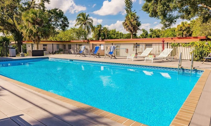 Edgewood Apartment | #9 Heated Pool, Private Patio & Grill