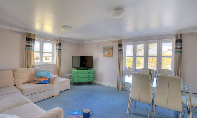 West Bay Cottage | 9 MARITIME HOUSE, family friendly in West Bay