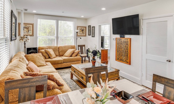 Cumberland Apartment | 9 Mi to Fort Harrison State Park: Apt in Indy