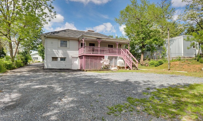 Harrisburg Apartment | 9 Mi to Midtown: Convenient Harrisburg Apt