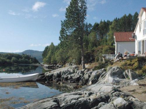 Ulstein Municipality House | 9 person holiday home in GURSKØY-By Traum