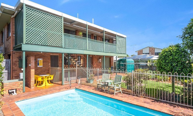 Battery Hill House | 9 Rowell Street Battery Hill QLD