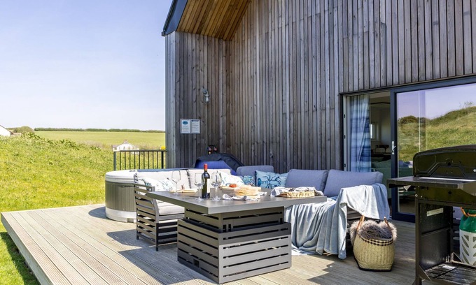 North Buckland Cottage | 9 The Vista, Willingcott Nr Woolacombe - Hot tub/Pet friendly/On-site pool/EV Charger/Ecohome