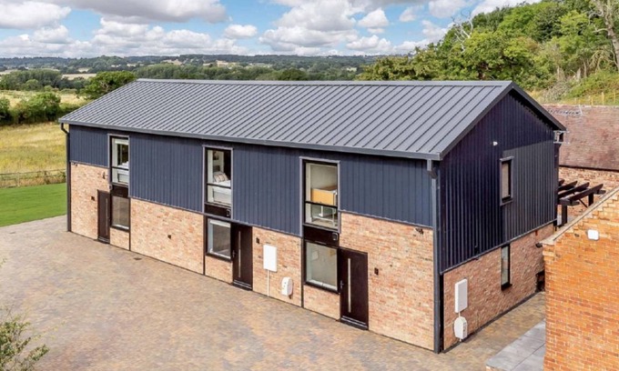 Moreton Valence Cottage | 90 m² Cabin ∙ 3 bedrooms ∙ 6 guests