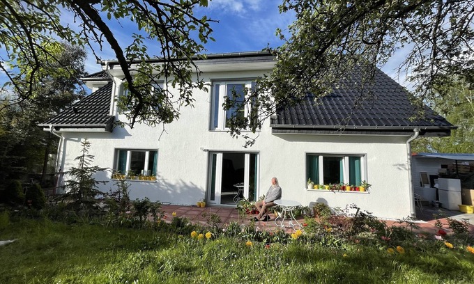 Lindenberg Apartment | 90 m2 family apartment in a new villa 16km from Berlin center with up to 3 beds