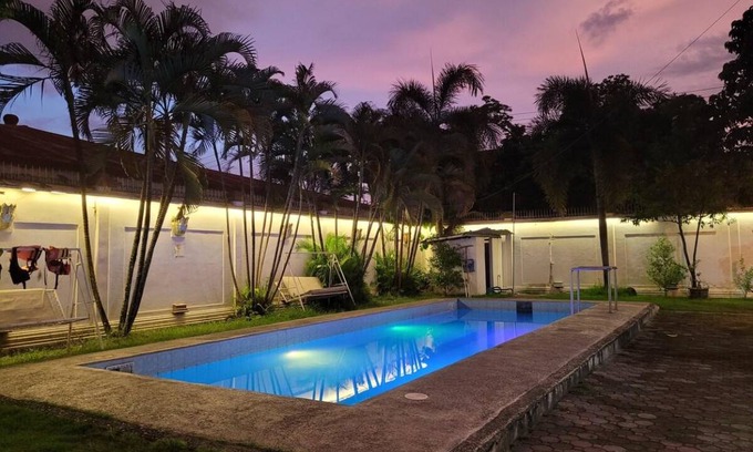 Angeles City Villa | 900 m² Villa ∙ 8 bedrooms ∙ 30 guests