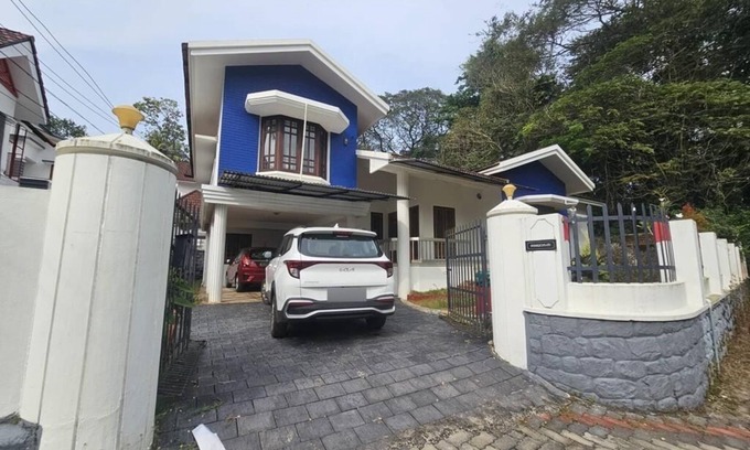 Kottayam Villa | 90s villa in Kanjikuzhy. Family-friendly, food nearby. Attractions close