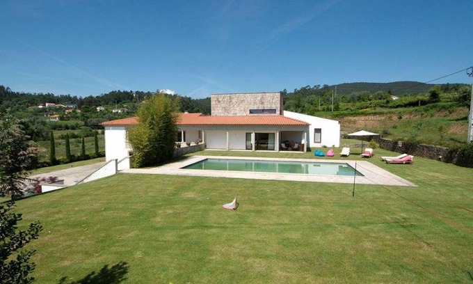 Fornelos House | 915 m² House ∙ 6 bedrooms ∙ 12 guests