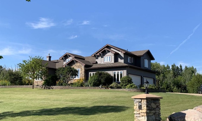 Sherwood Park House | 93 m² House ∙ 2 bedrooms ∙ 4 guests