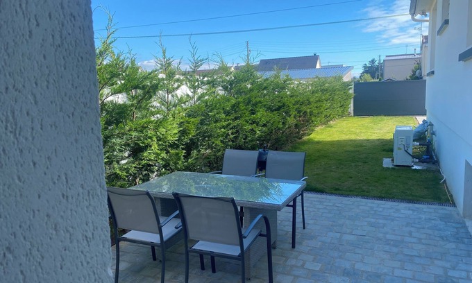 Saint-Martin de Brehal Villa | 96 m2 house on property located 250 m from the beach and 100 m from the golf course