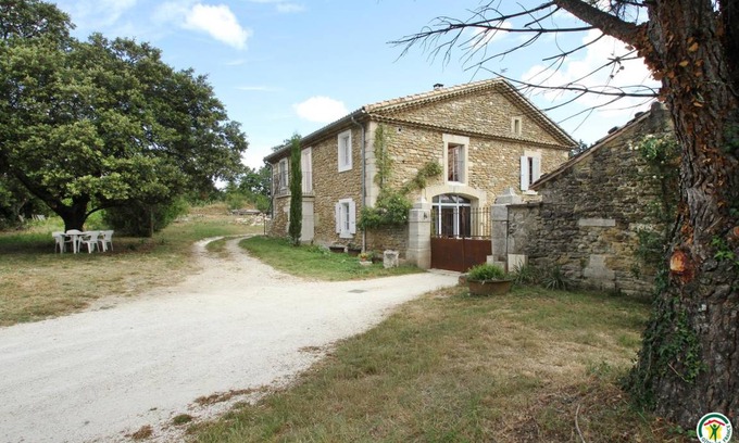 Grignan House | 98 m² Gîte ∙ 3 bedrooms ∙ 6 guests