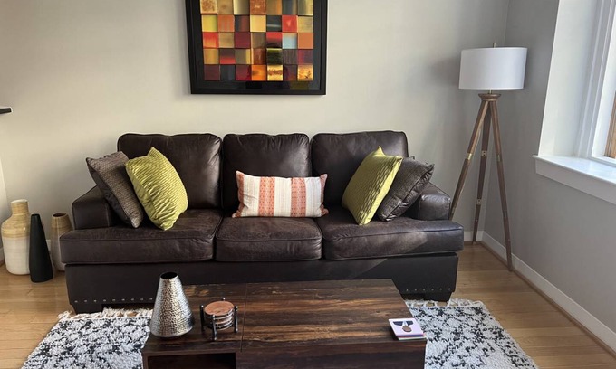 Downtown House | 98 m² House ∙ 1 bedroom ∙ 1 guest