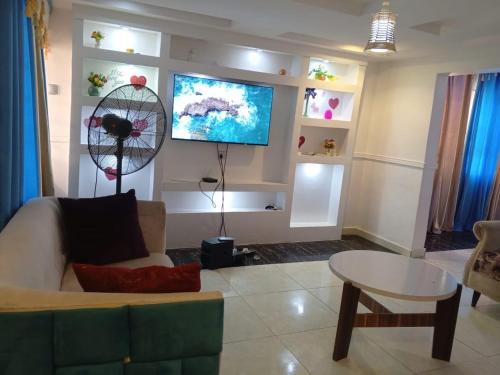 Alimosho Apartment | A 2 bedroom Apartment in Gowon Estate