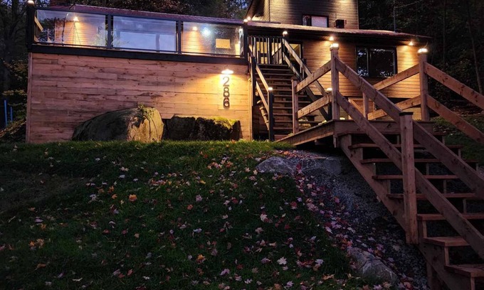 Gore Ski Chalet | A 30 Minutes de St-sauveur, Chalet Tout Équipé, Spa, Bord de lac