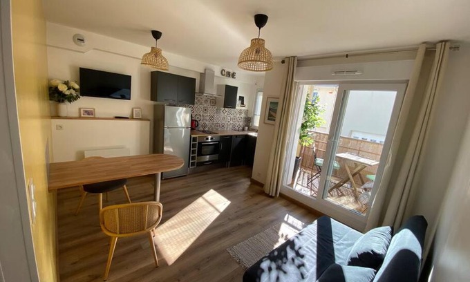 Saint-Martin de Brehal Apartment | A 50 m de la plage, appartement de 35 m2 : Les pieds salés
