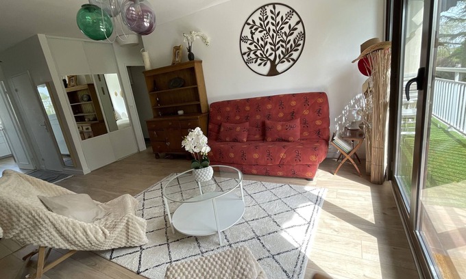 Velizy-Villacoublay Apartment | A 6 Kilomètres du Château de Versailles et 13 Kilomètres du Golf National !