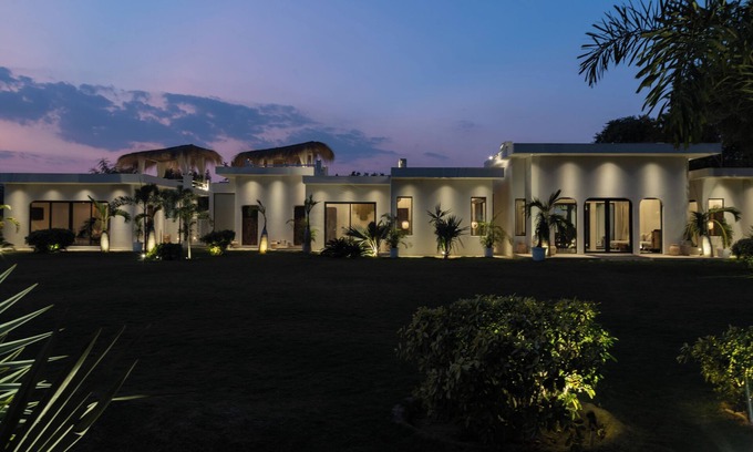 Sanganer Hotel | A 7- Room Villa Boutique Retreat With Ceremonial Amenities.