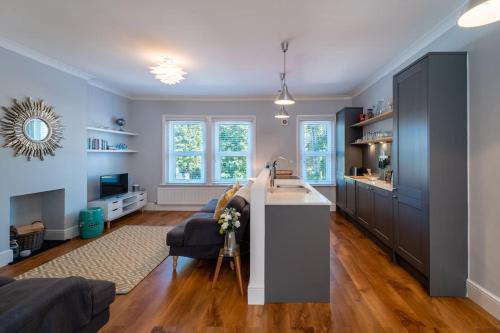 Westbourne Apartment | A beautiful and stylish 2 bed flat close to beach