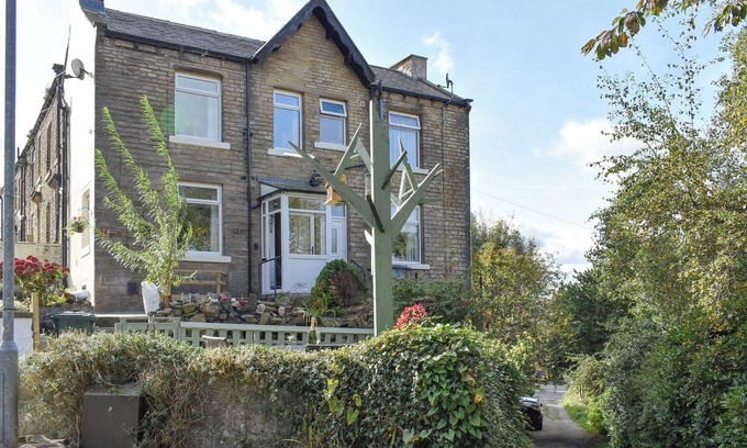 Linthwaite Cottage | A beautiful cottage boasting wonderful views over the surrounding Colne Valley.