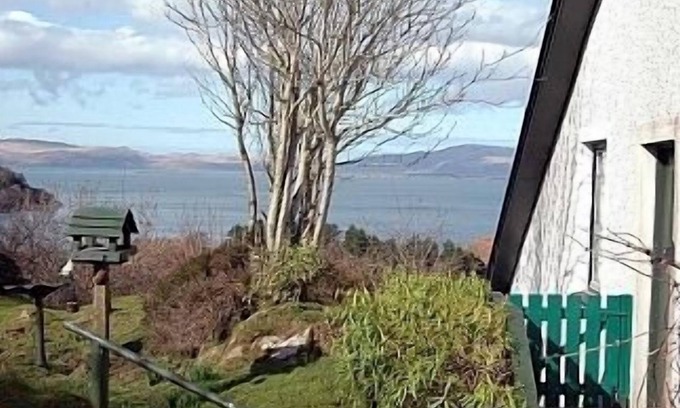 Lochgilphead House | A beautiful family home with exceptional views to the Islands of Jura and Scarba