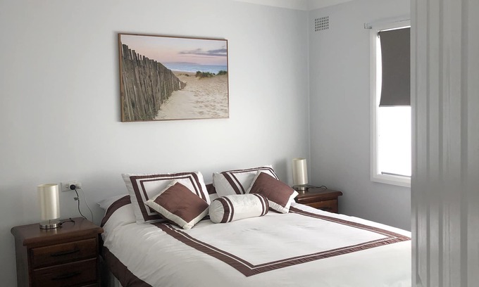 Orange East Apartment | A bed for the night(s)