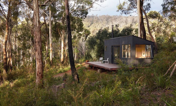 Monga Cabin | A bespoke, luxe, off-grid cabin beside Monga National Park. Mins to Braidwood