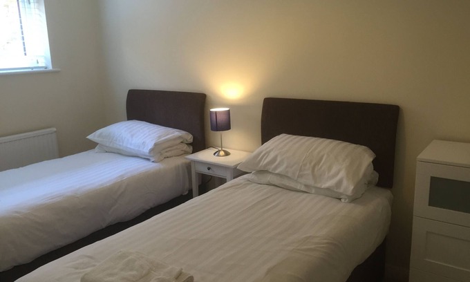 Cowes Apartment | A close to town Apartment with parking