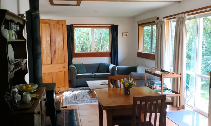 Golden Bay Apartment | A comfortable, private, country apartment. 300mts walk to safe sandy beach.