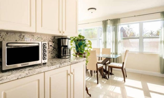 North Andrews Gardens House | A Comfy Stay By Shea Conveniently Located