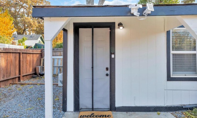North Oak Park House | A Cottage - Walk to UC Davis & Shriners
