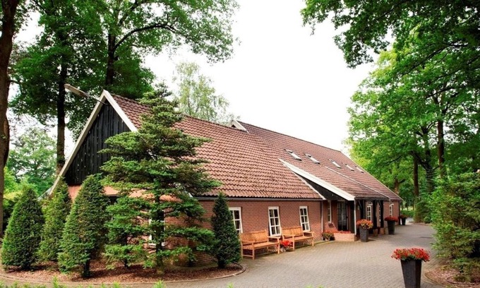Losser House | A cozy accommodation with its own Finnish kota and hottub located on an estate in Twente.