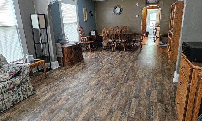 Moberly House | A cozy home to be & pets OK. It's close to eateries, shops and Hwy's 24 and 63.