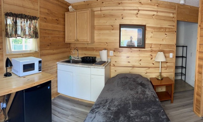 Fellowship Cabin | A Cozy Place Clothing Optional Ocala WEC 5 miles Away B