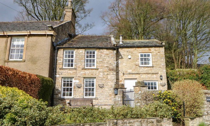 Fremington House | A D COACH HOUSE, pet friendly, character holiday cottage in Reeth