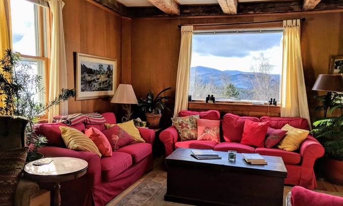 Rochester House | A Family Delight! Cozy Green Mtn getaway with charm & views, 20-30 min to skiing